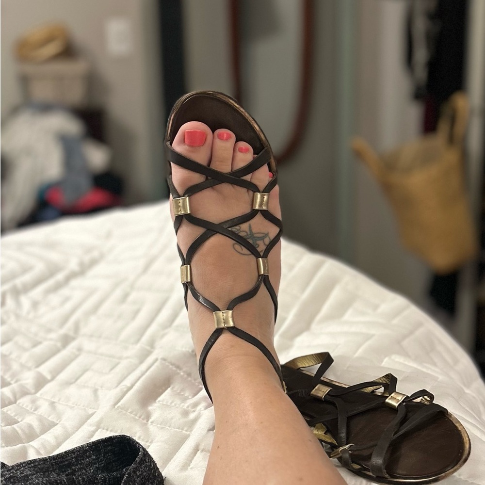 Diane Von Furstenberg leather sandals size 8 DVF